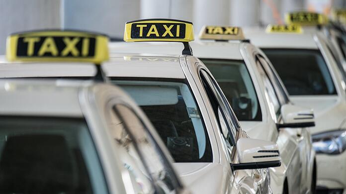 Das Taxifahren wird billiger.