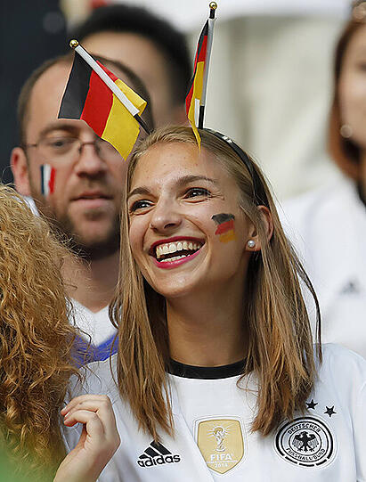 Die deutsche Nationalelf ist ausgeschieden, aber irgendwie war es doch schön - dieses Halbfinale bei der Fußball-EM in Frankreich. Sehen Sie selbst...