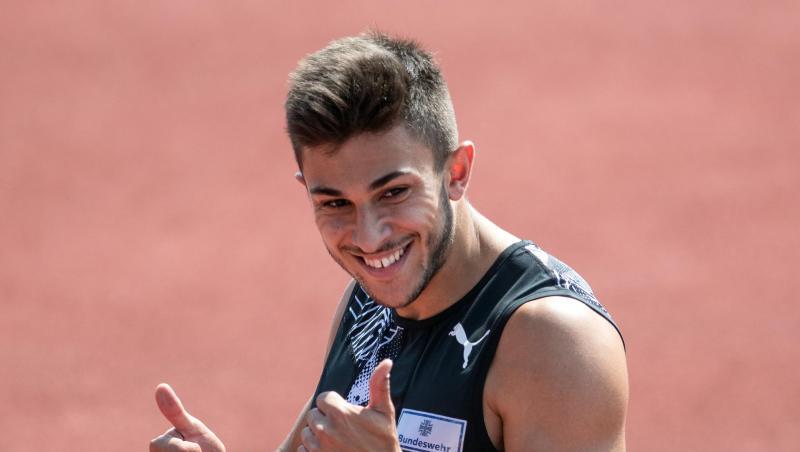 Die neue deutsche Sprinthoffnung freut sich nach seinem Sieg im Finale über 100 Meter der Männer beim Leichtathletik-Meeting in Leverkusen. Die neue deutsche Sprinthoffnung freut sich nach seinem Sieg im Finale über 100 Meter der Männer beim Leichtathletik-Meeting in Leverkusen.
