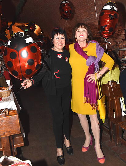 Gastgeberin Uschi Ackermann (l.) mit Dunja Siegel.