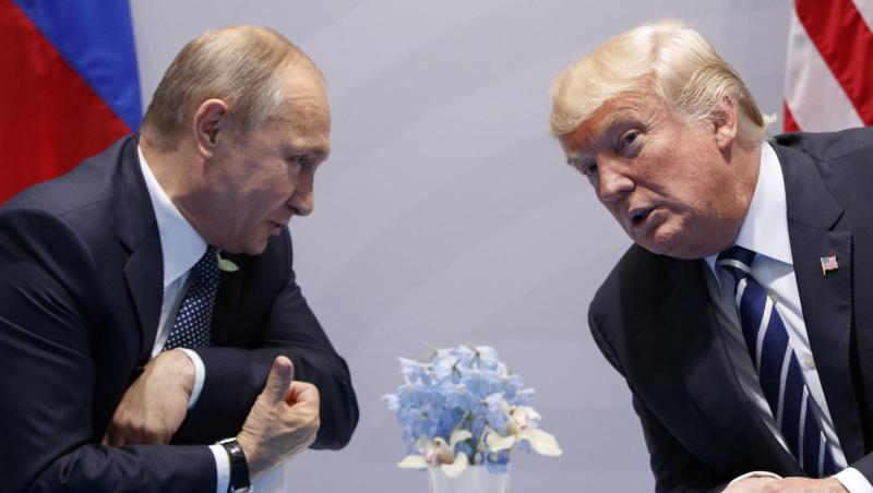 Wladimir Putin und Donald Trump unterhalten sich 2017 auf dem G20-Gipfel in Hamburg. Wladimir Putin und Donald Trump unterhalten sich 2017 auf dem G20-Gipfel in Hamburg.