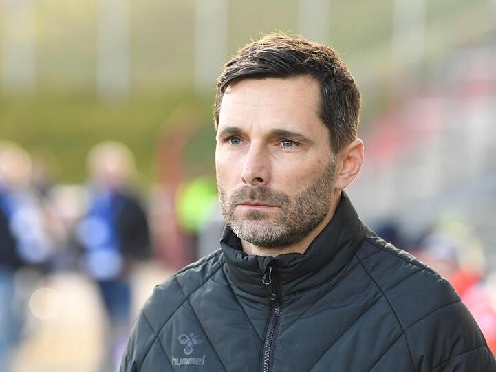 Der Fürther Trainer Stefan Leitl. Foto: Uli Deck/dpa/Archivbild