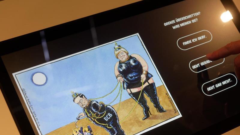 Besucher können im Haus der Geschichte abstimmen, ob eine Karikatur des Zeichners Steve Bell eine Grenzüberschreitung ist oder nicht. Besucher können im Haus der Geschichte abstimmen, ob eine Karikatur des Zeichners Steve Bell eine Grenzüberschreitung ist oder nicht.