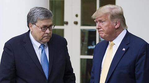 US-Justizminister William Barr im Sommer vergangenen Jahres zusammen mit Donald Trump.