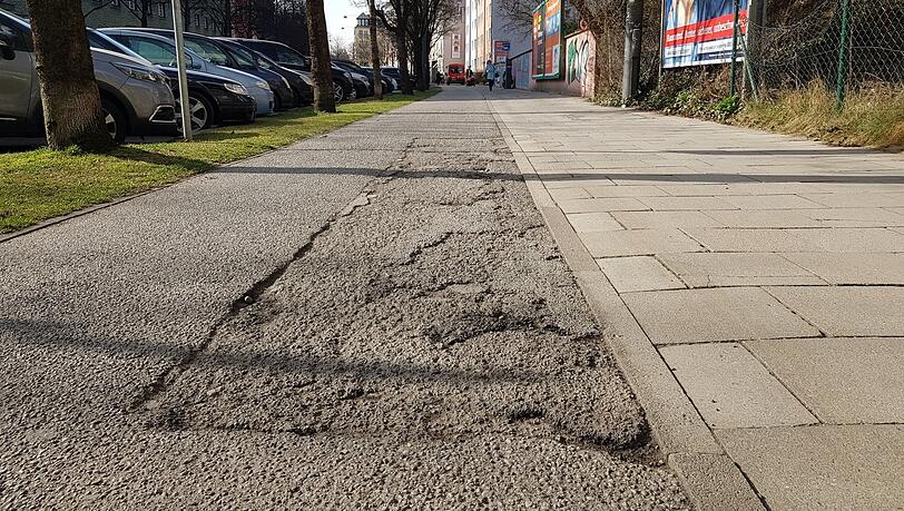 An der Pilgersheimer Straßen gibt es diverse "Baustellen". An der Pilgersheimer Straßen gibt es diverse "Baustellen".