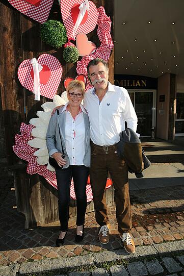 Der ehemalige Handballbundestrainer Heiner Brand mit Ehefrau Christel.