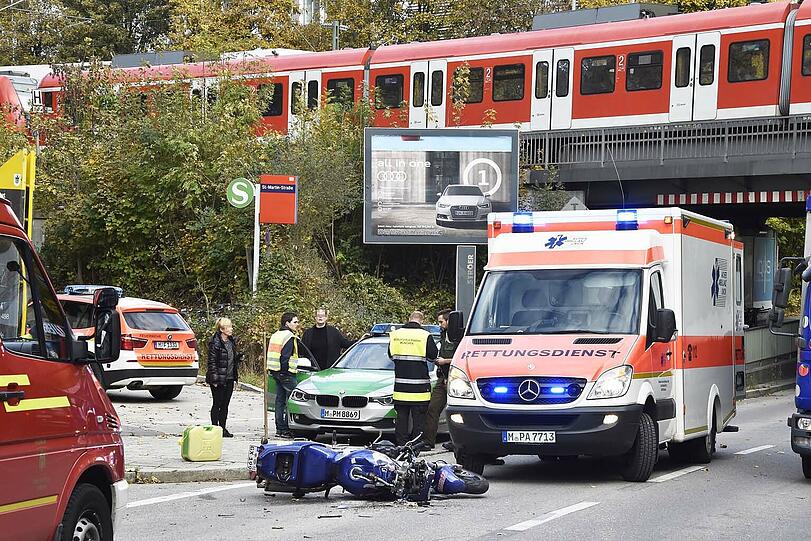 Der Motorradfahrer musste ins Krankenhaus gebracht werden.