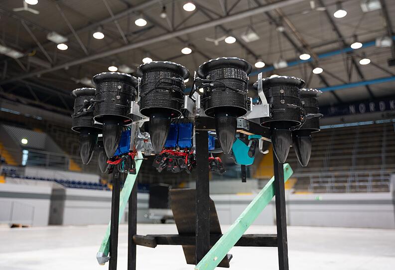 Der Fluganzug verfügt über acht Elektromotoren.