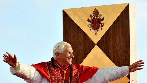 Papst Benedikt grüßt die Menge in Sydney Papst Benedikt grüßt die Menge in Sydney