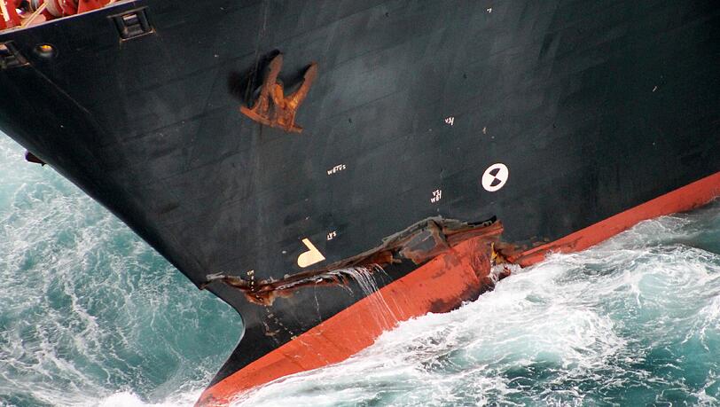 Schlechtes Wetter macht den Rettungskräften bei der verunglückten "Rena" zu schaffen. Schlechtes Wetter macht den Rettungskräften bei der verunglückten "Rena" zu schaffen.