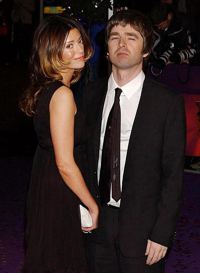 Nach insgesamt elf Jahren wilder Ehe und zwei gemeinsamen Kindern, gaben sich der ehemalige Oasis-Mastermind Noel Gallagher und seine Sara Macdonald am 18. Juni 2011 das Ja-Wort. Bruder Liam war leider nicht eingeladen.