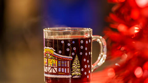 Kurz vor dem 1. Advent hat das Landgericht München I entschieden, was Glühwein genannt werden darf – und was nicht. (Symbolbild)