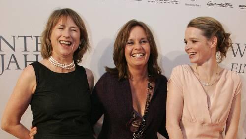 Premierenfeier in München: Karoline Herfurth (r.), Regisseurin Caroline Link und Corinna Harfouch (l.) Premierenfeier in München: Karoline Herfurth (r.), Regisseurin Caroline Link und Corinna Harfouch (l.)