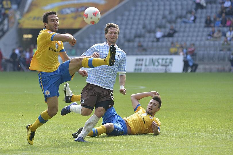 Benny Lauth hatte es in der Braunschweiger Defensive sehr schwer
