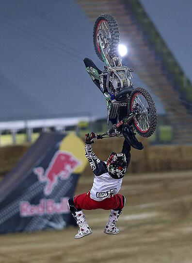 Am Samstag haben die X-Fighters in München Station gemacht - und spektakuläre Stunts gezeigt. Mit von der Partie beim letzten Stopp vor dem Finale in Sydney: Die Stars der Szene rund um den Spanier Dany Torres.