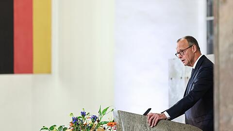 Kanzler Merz würdigte Friedrich von Metzler für sein Wirken als Mäzen