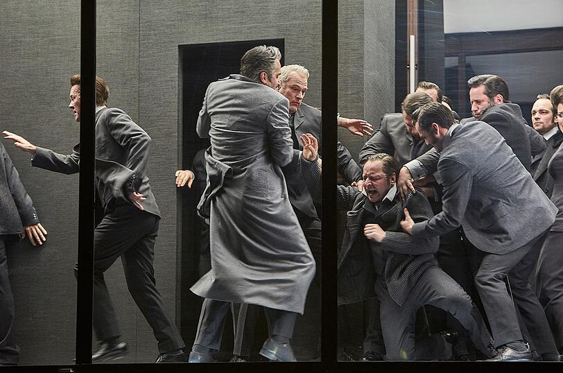 Thomas Schmauser als "Volksfeind" im Residenztheater.