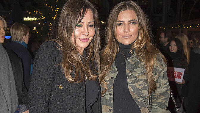 Sophia Thomalla (r.) mit ihrer Mutter Simone. Sophia Thomalla (r.) mit ihrer Mutter Simone.