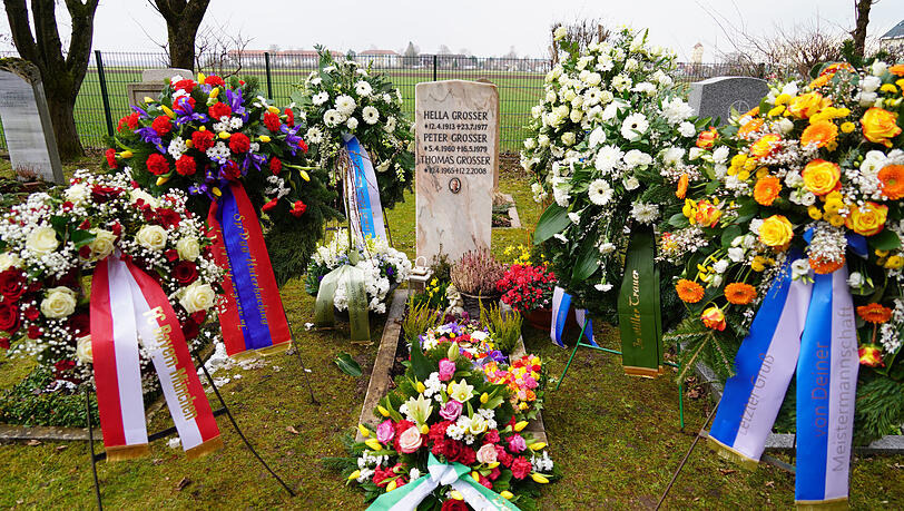 Das Grab auf dem Unterhachinger Friedhof: Peter Grosser fand seine letzte Ruhe neben seiner Familie.