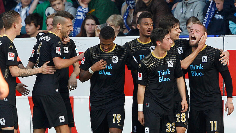 Die Löwen feiern das 3:0 gegen VfL Bochum durch Daniel Adlung. Die Löwen feiern das 3:0 gegen VfL Bochum durch Daniel Adlung.