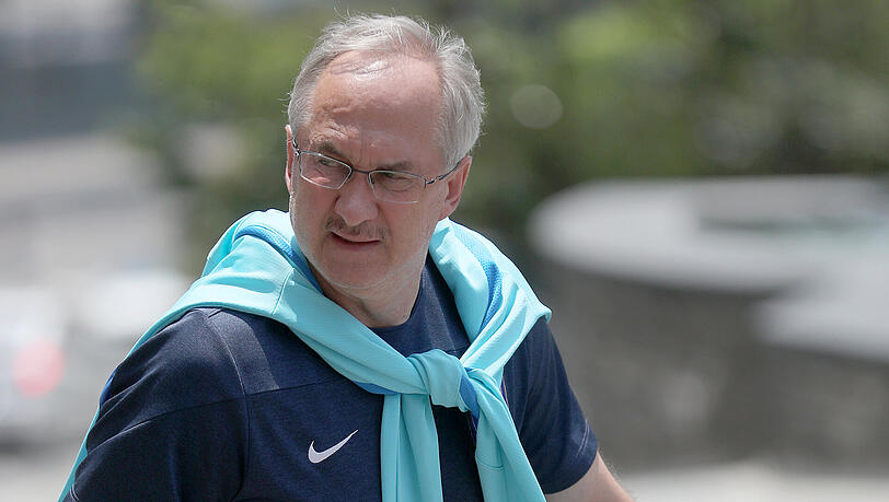 Neue Herausforderung: Uli Stielike. Neue Herausforderung: Uli Stielike.
