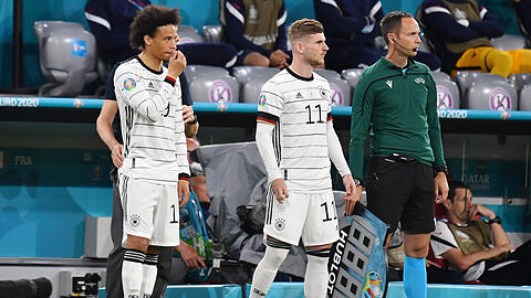 Gegen Frankreich ist ihre Einwechslung noch verpufft: Auf Leroy Sané und Timo Werner (r.) ruhen dennoch große Hoffnungen für die EM.