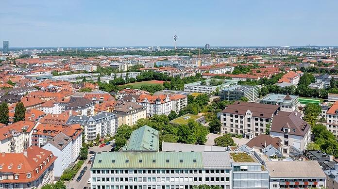 Prominent und zentral: das Bürohaus mit dem Allianz-Logo an der Nymphenburger Straße, Ecke Alfonsstraße.
