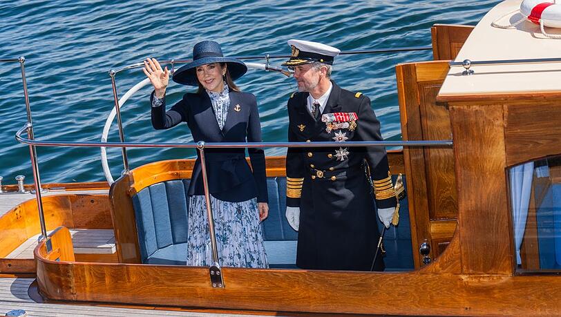 Mary und Frederik konnten den Saisonstart auf dem Wasser sichtlich genießen. Mary und Frederik konnten den Saisonstart auf dem Wasser sichtlich genießen.