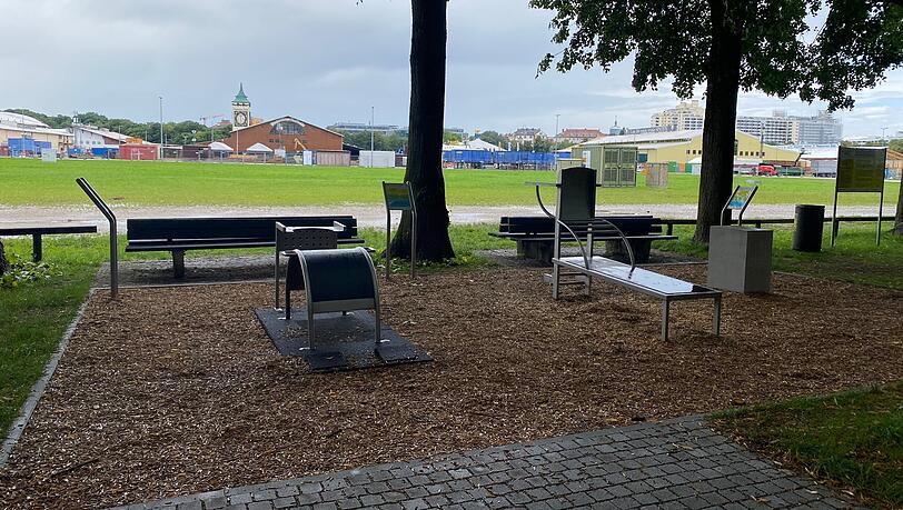 Eine der neuen Fitnessstationen am Bavariaring.