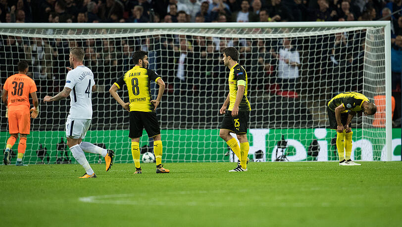 Auf verlorenem Posten: Spieler von Borussia Dortmund bei der Niederlage im Champions-League-Spiel gegen Tottenham Hotspur. Auf verlorenem Posten: Spieler von Borussia Dortmund bei der Niederlage im Champions-League-Spiel gegen Tottenham Hotspur.