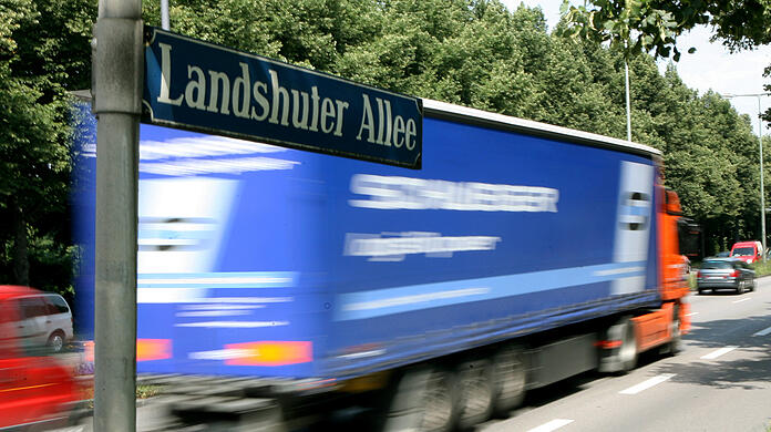 Viel Verkehr auf der Landshuter Allee: Eine Lösung gibt es immer noch nicht. (Archivbild)