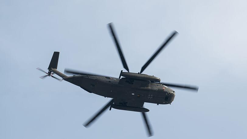 Wie es zu dem Unfall kam, ist noch unklar. Der Soldat liegt im Krankenhaus. (Symbolbild)