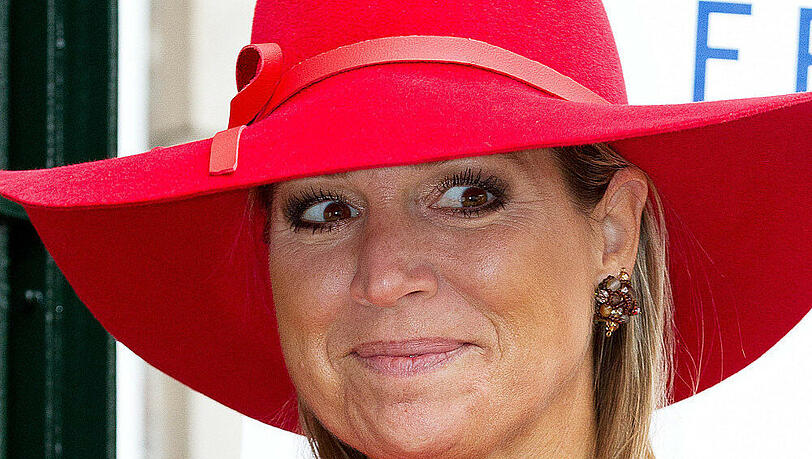 Königin Máxima der Niederlande in knalligem Rot Königin Máxima der Niederlande in knalligem Rot
