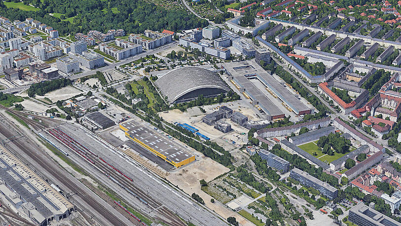 Die denkmalgeschützte Paketposthalle: Mehr als vier Fußballfelder passen hinein. Die denkmalgeschützte Paketposthalle: Mehr als vier Fußballfelder passen hinein.