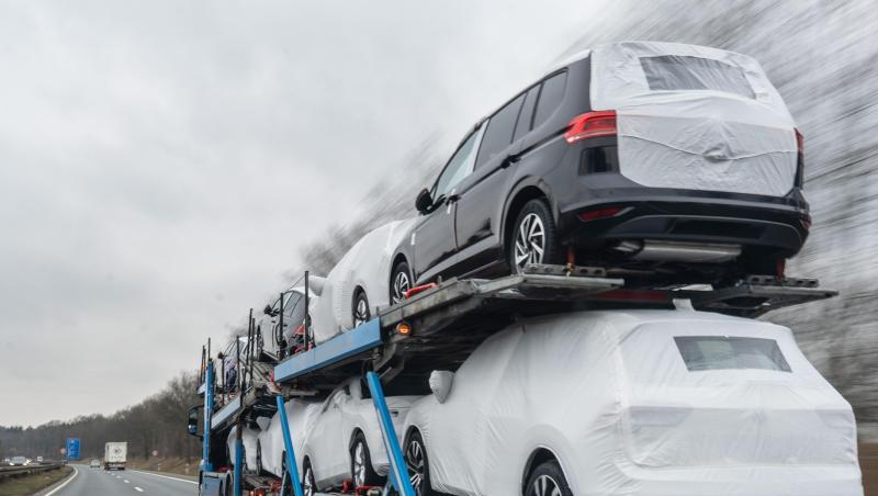 Im Mai wurden in Deutschland nur etwa halb so viele Autos neu zugelassen wie im Vorjahresmonat. Im Mai wurden in Deutschland nur etwa halb so viele Autos neu zugelassen wie im Vorjahresmonat.