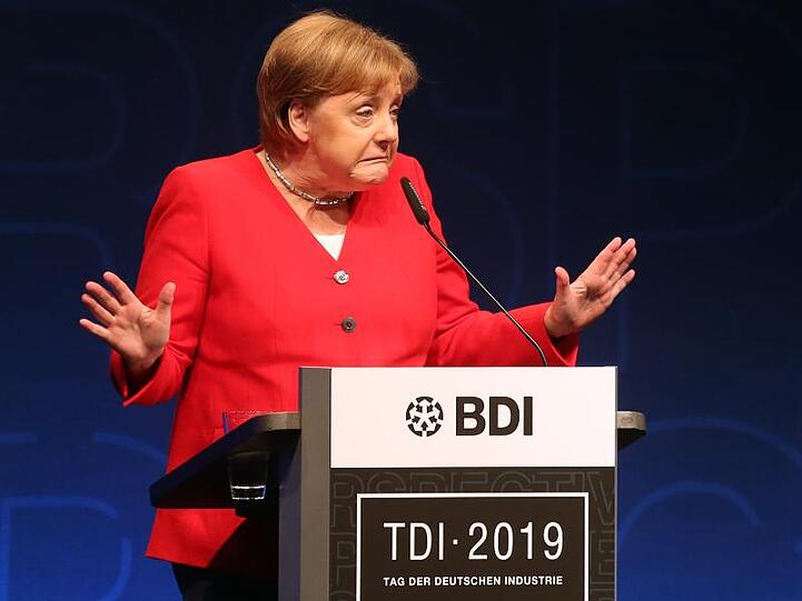 Bundeskanzlerin Angela Merkel (CDU) konterte die massive Kritik der deutschen Industrie an der Wirtschaftspolitik der Bundesregierung.