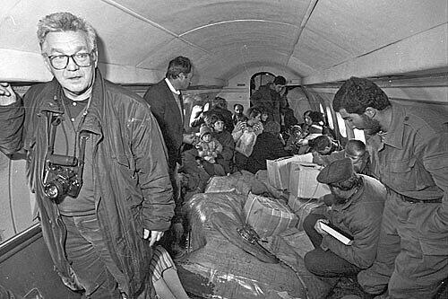 Der Helfer: Meyer 1992 mit Hilgsgütern für Armenien