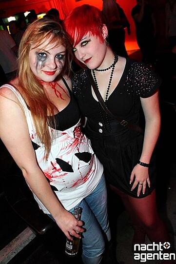 Viel Blut und nackte Haut beim "Sex-O-Ween" in der Nachtgalerie am Samstag (27.10.2012) - alle mehr Bilder von dieser Party gibt's auf www.nachtagenten.de.