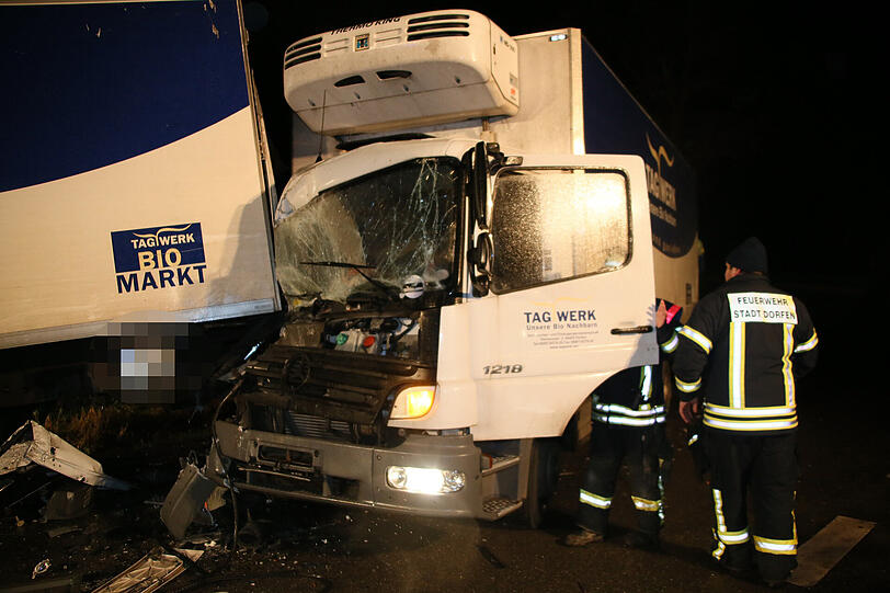 Unfall zwischen Dorfen und Erding: Drei Lkw sind in einen Crash verwickelt. Die Bilder vom Crash.