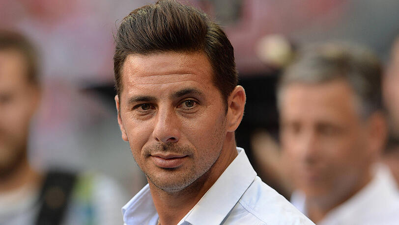 Claudio Pizarro bestritt seine letzten Länderspiele für Peru 2016. Claudio Pizarro bestritt seine letzten Länderspiele für Peru 2016.