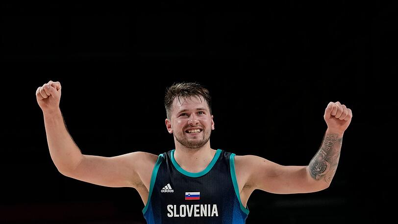 Sloweniens Basketball-Star Luka Doncic jubelt.