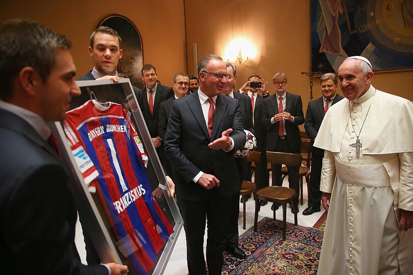 Der FC Bayern bei seiner Audienz im Vatikan