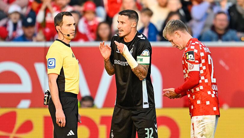 Nach seiner Roten Karte in Mainz kassiert der Abwehrspieler Friedl eine Sperre von zwei Partien.
