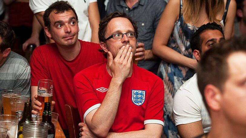 Englands Fußballfans zittern derzeit nicht nur mit ihrer Mannschaft, sondern auch um die nächste Runde Bier.