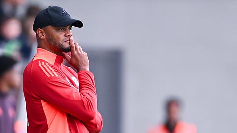 Bayerns neuer Trainer Vincent Kompany soll dafür sorgen, dass nach der gerissenen Serie von elf Titeln in Folge die Meisterschale nach einem Jahr Abstinenz im Mai 2025 nach München zurückkehrt.