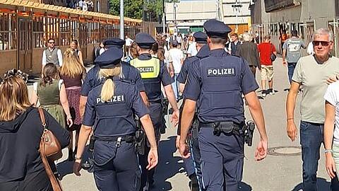 Ein Promi hat auf dem Oktoberfest kurz vor Anstich Ärger mit der Polizei.
