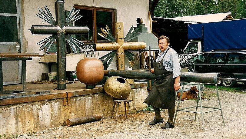 Franz W&uuml;rzinger hat das neue Zugspitzkreuz 1993 geschaffen.