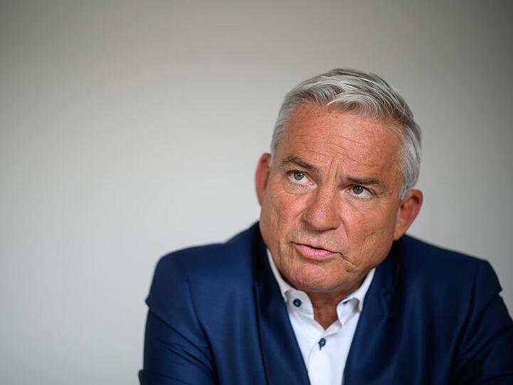 "Wir lehnen es ab, Verkehrsträger gegeneinander auszuspielen oder Verkehrsteilnehmer mittels Verboten zu bevormunden", heißt es in einem Papier von CDU-Bundesvize Thomas Strobl.