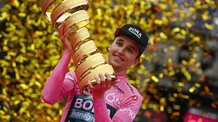 bora-hansgrohe-Fahrer Jai Hindley holt sich beim Giro d'Italia den Gesamtsieg.