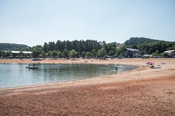 Ganz schön leer: Trockenheit herrscht auch am Großen Brombachsee in Mittelfranken.